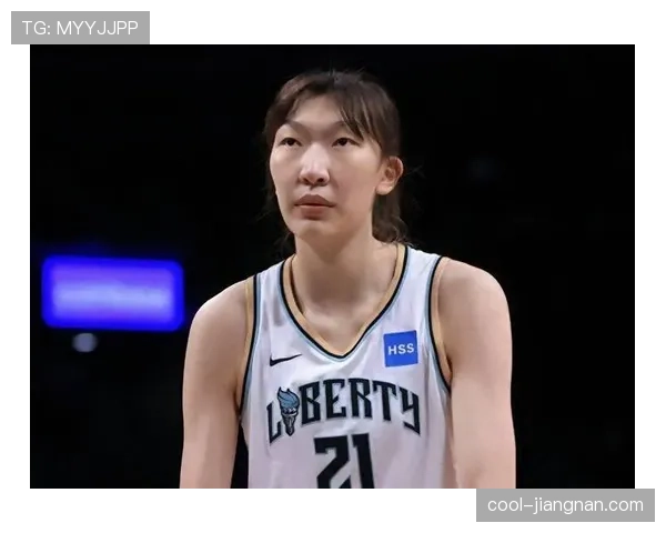 韩旭训练完啃鸡腿的样子，真不像拿WNBA工资的人